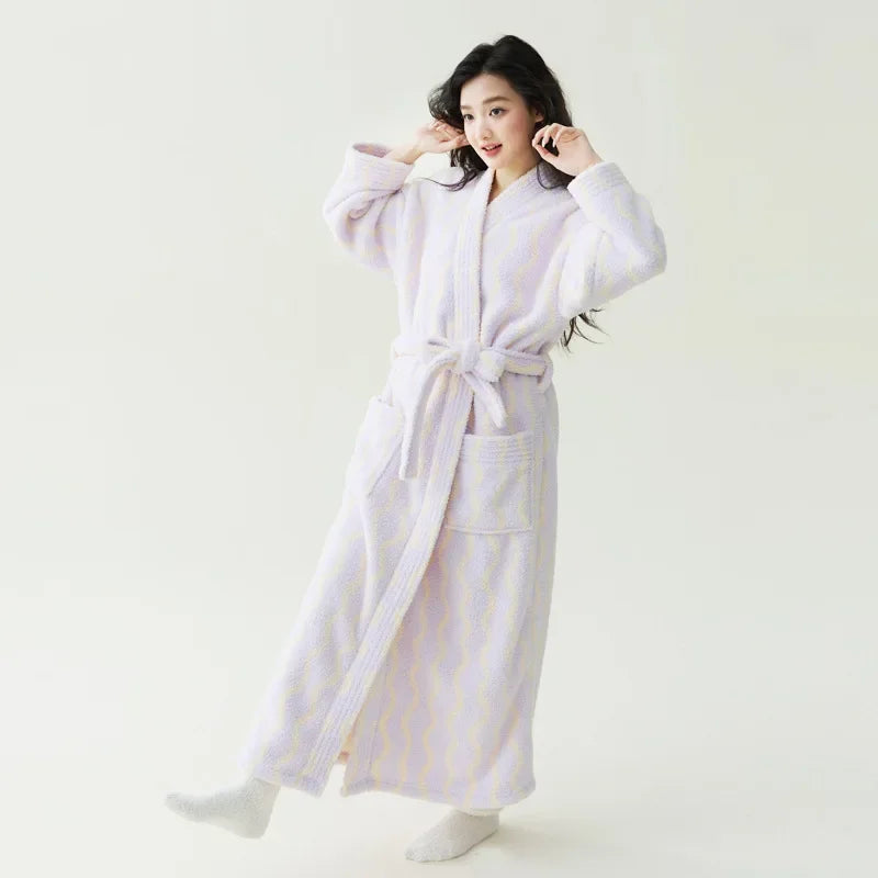 Peignoir femme polaire blanc motif vagues lilas