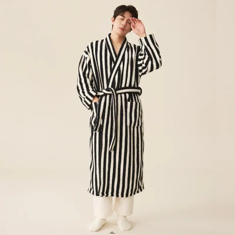 Peignoir homme polaire rayé noir et blanc