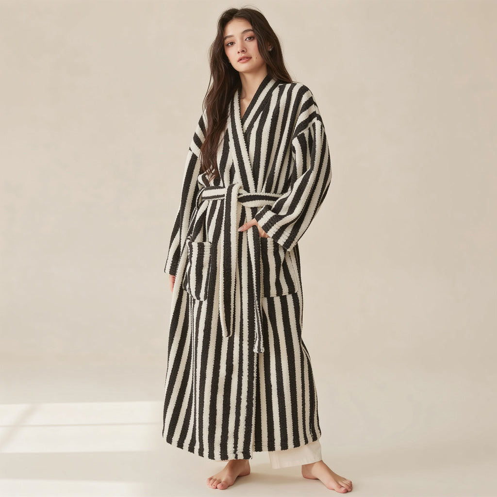 Peignoir femme polaire rayée noir et blanc