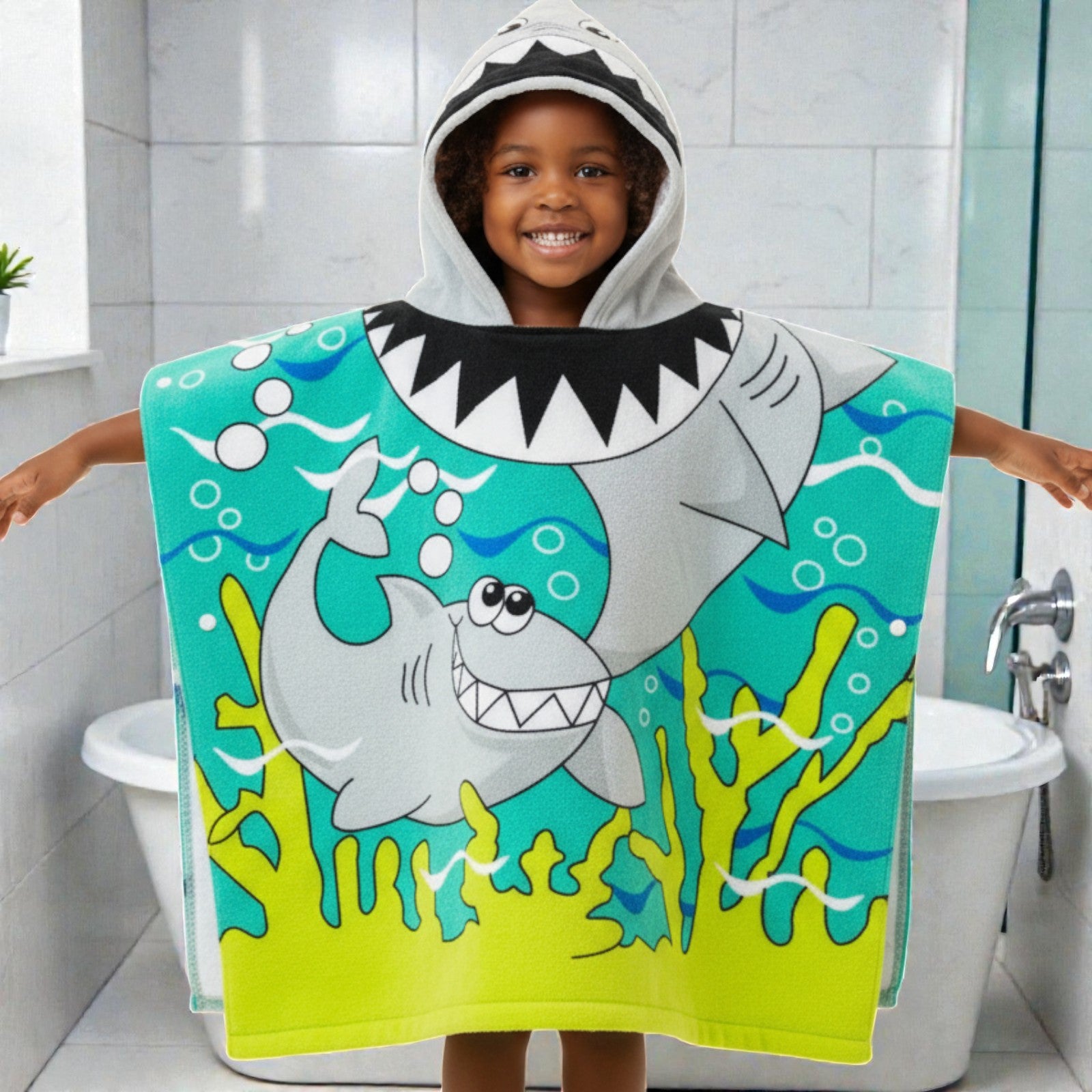 Cape de bain enfant requin gris et vert